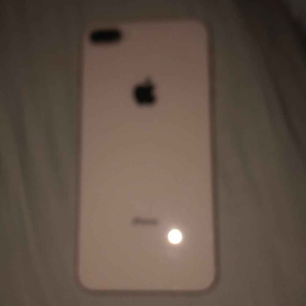 iPhone 8+ - Picture 2 of 2